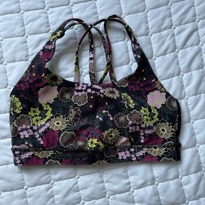 Lululemon Sportsbra size 6 EUC